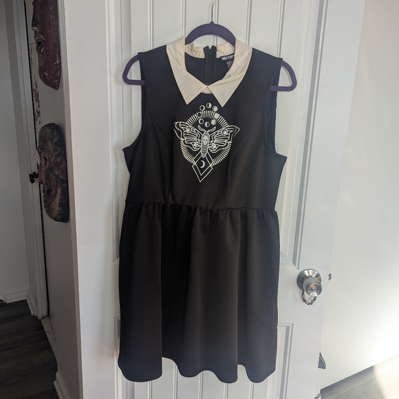 Hot Topic Dresses & Skirts - Size XL Hot Topic Death Moth Gothic Collar Sleeveless Dress